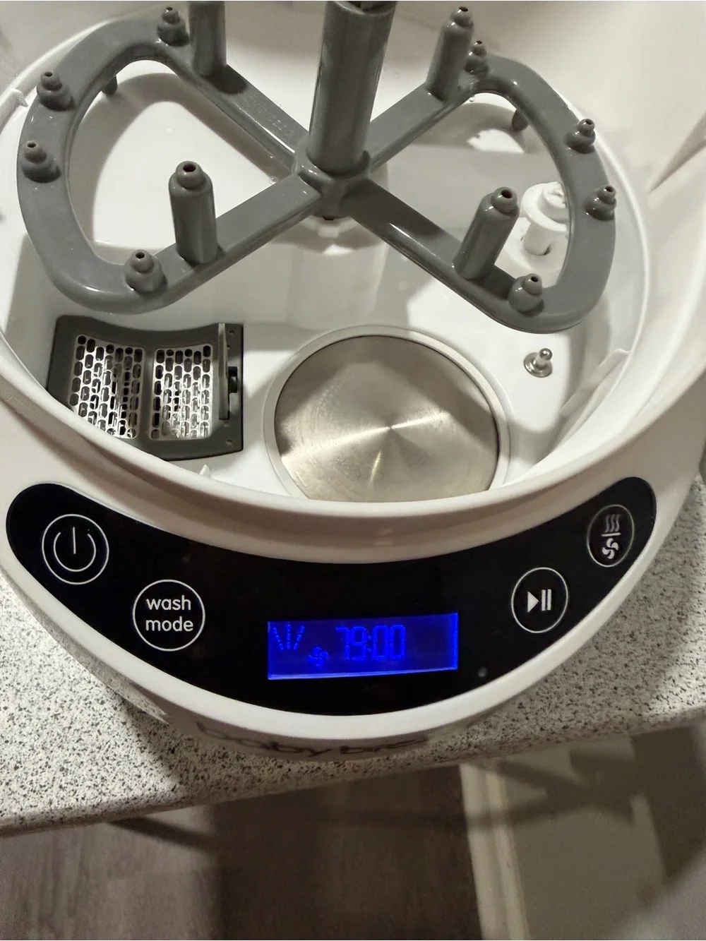 Baby Brezza automatically washes